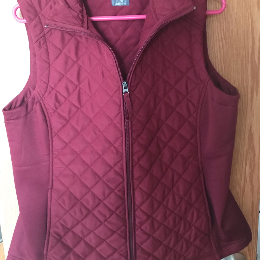Ladies Quilted Vest- EUC- worn once